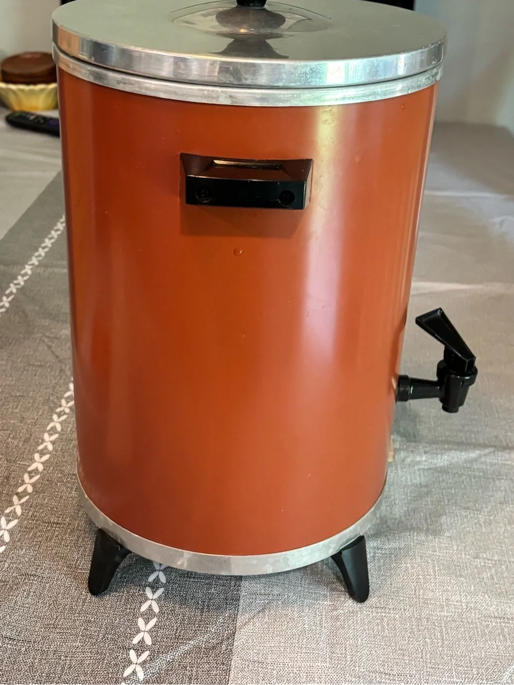 Vintage-style Orange Beverage Dispenser with Tap west bend 3525 30 cup